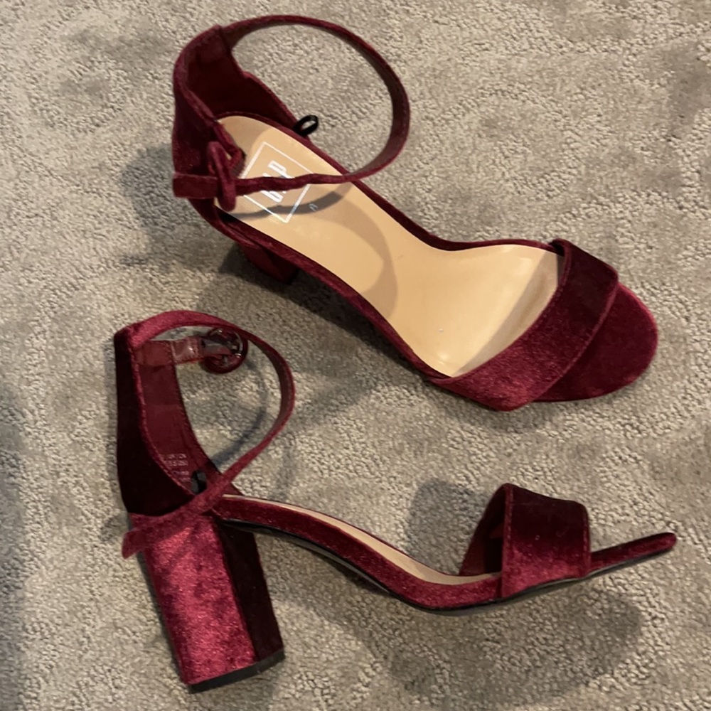 Velvet sandals